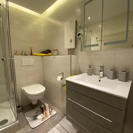 شقة Ferienwohnung Guenter Im Tonbachtal بيرسبرون